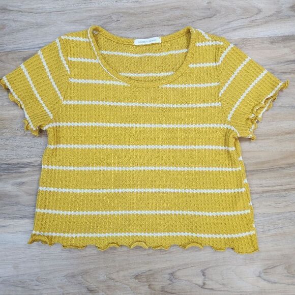 💜Anthropologie Caution To The Wind Mustard Cropped Short Sleeve Top Small - Picture 1 of 8